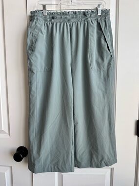 Apana Sage Green Wide Leg Cropped Adventure Pants M